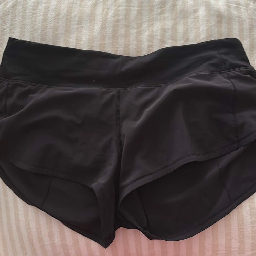 black lululemon speed up shorts size 8 2.5in